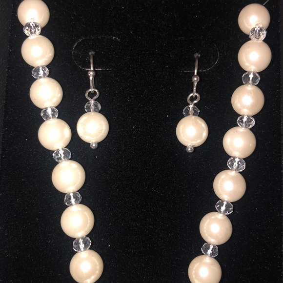 NIB Swarovski Necklace & Earrings - Picture 3 of 8